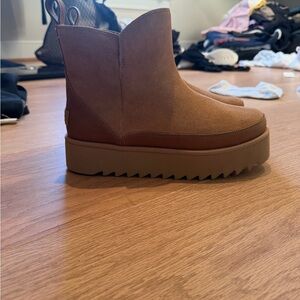 Ugg Women's Platform Chelsea Ankle Boot - Brown